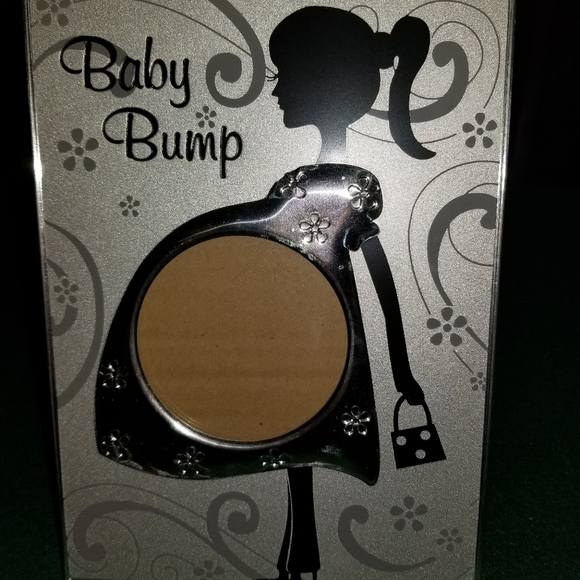 Cute picture frame. Like new. - Picture 2 of 6